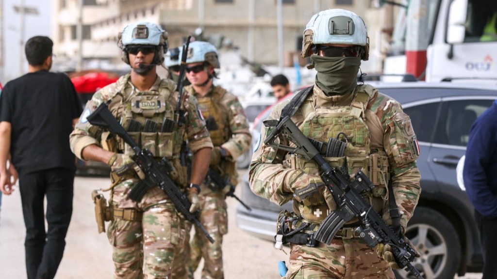 Lübnan’da barış gücüne saldırı. Macron: Fransız asker hayatını kaybetti