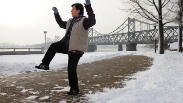 Kuzey Koreli zenginler, taklit ürünlere servet ödüyor!