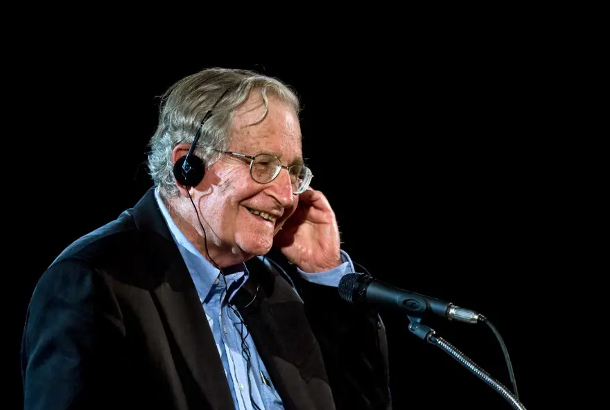 "CHOMSKY MUHAKEME HATASI YAPTI" 1