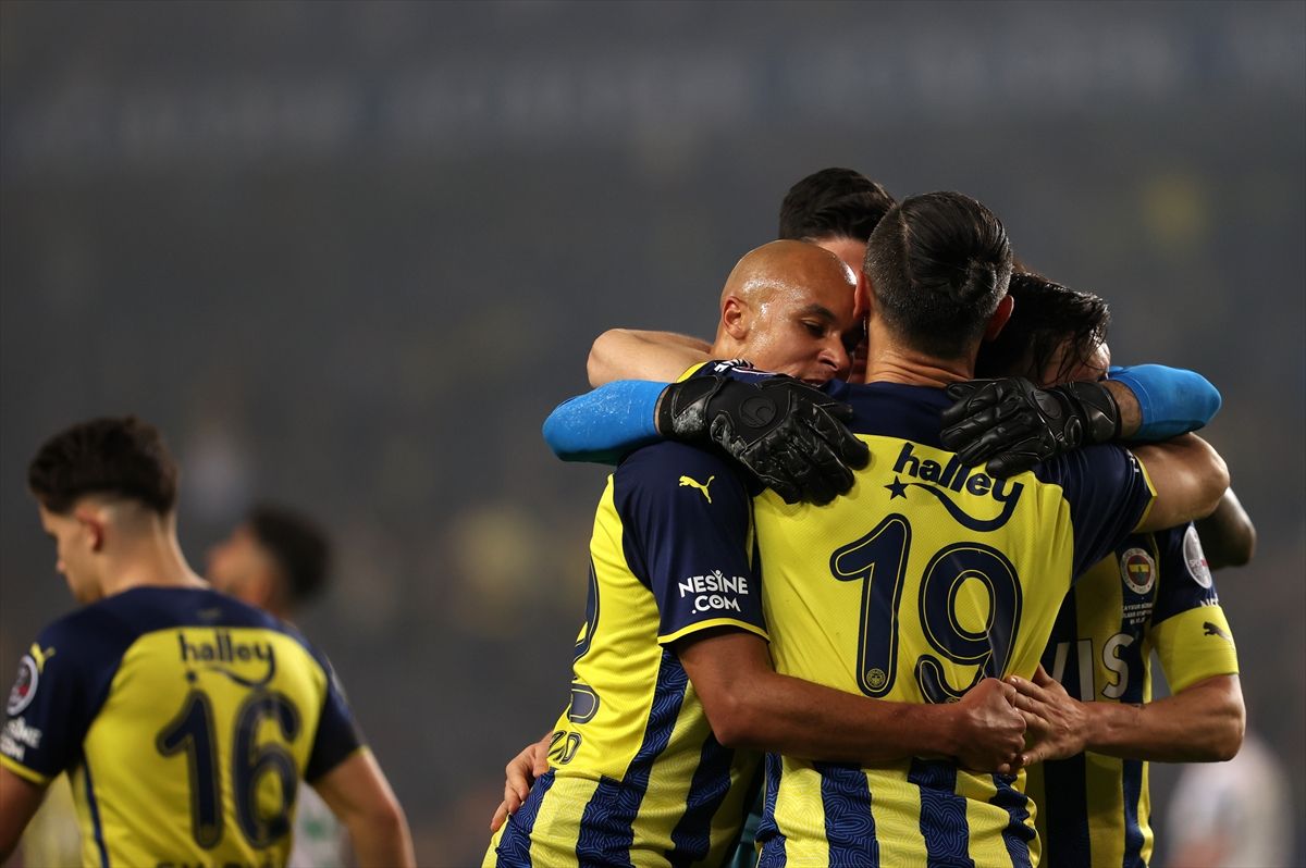 Fenerbahçe Kadıköy'de farklı kazandı (Fenerbahçe-Çaykur Rizespor maç sonucu)