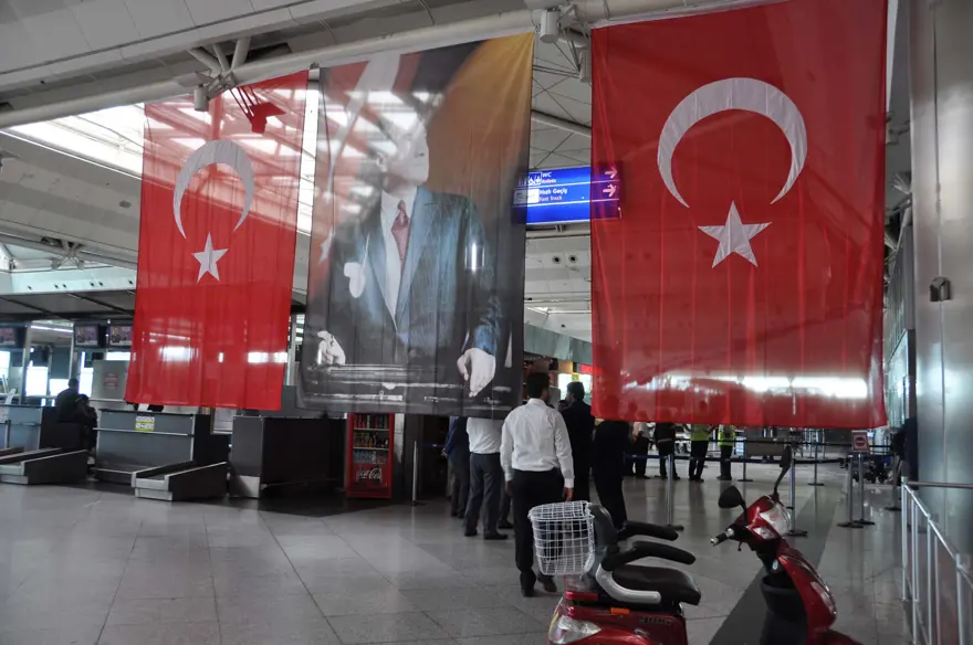 Saldırının ardından Atatürk Havalimanı 2