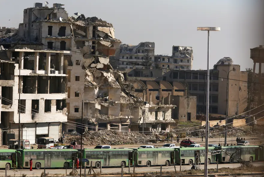 Halep'ten şimdiye kadar 12 bin sivil tahliye edildi 15
