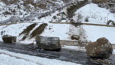 Van’da yağışın ardından kaya tehlikesi