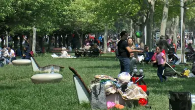 İstanbul'da tatil ve sıcak hava birleşti, sahiller doldu