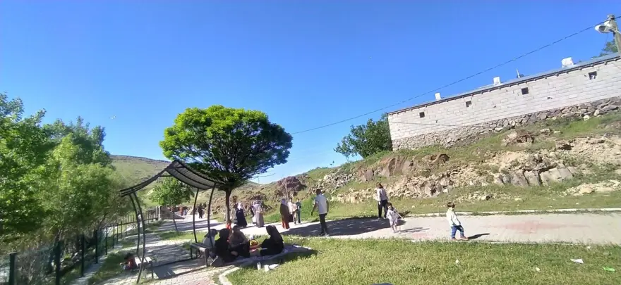 ''DÜNYADA SADECE İKİ YERDE YAŞANIYOR'' 2