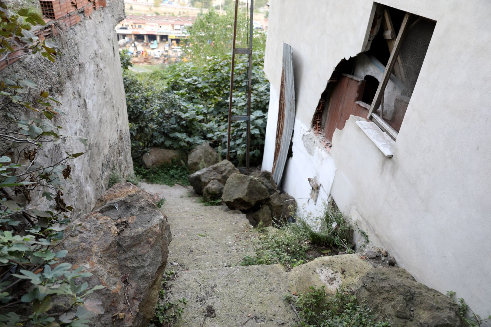 Trabzon'da heyelan tehlikesi: 10 ev boşaltıldı