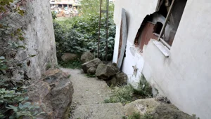 Trabzon'da heyelan tehlikesi: 10 ev boşaltıldı Trabzon'da heyelan tehlikesi: 10 ev boşaltıldı