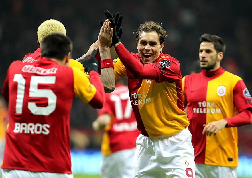 Galatasaray 9'da 9 yaptı Galatasaray 9'da 9 yaptı
