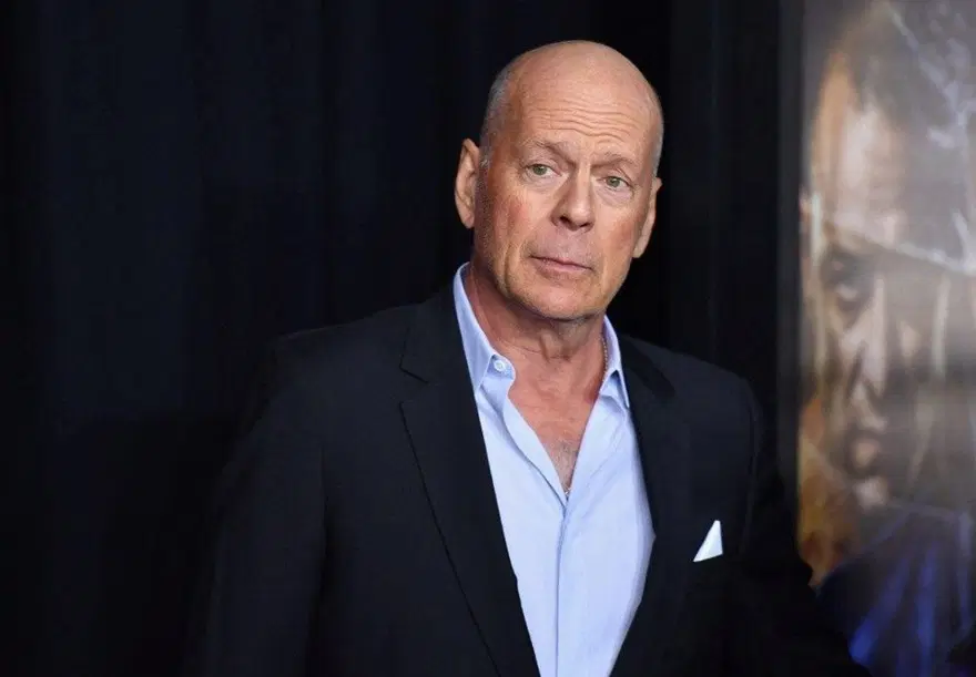 Bruce Willis aile fotoğrafında yer almadı 5