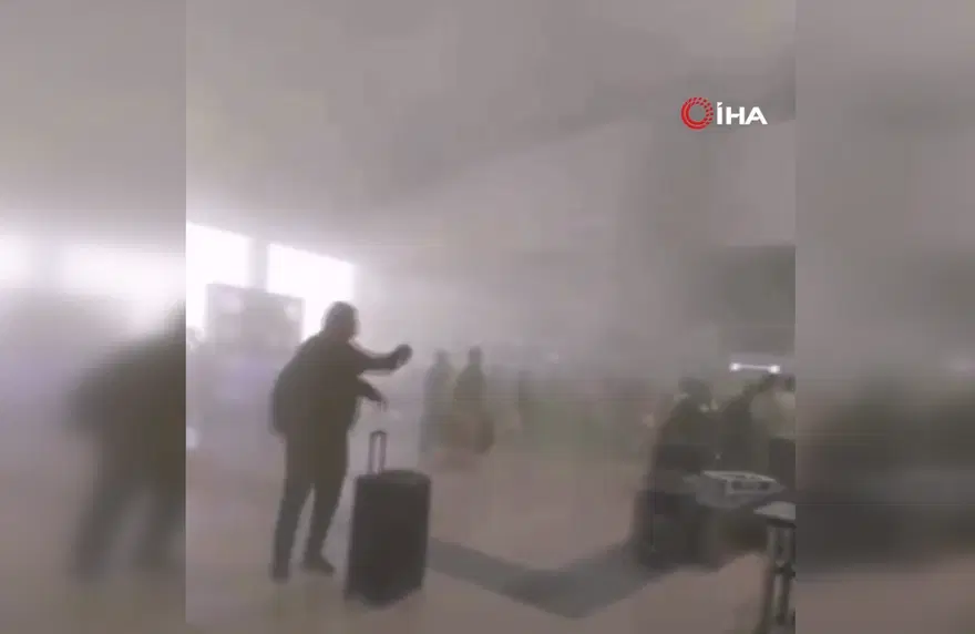 Van Ferit MelenHavalimanı’nda yangın paniği Van Ferit MelenHavalimanı’nda yangın paniği