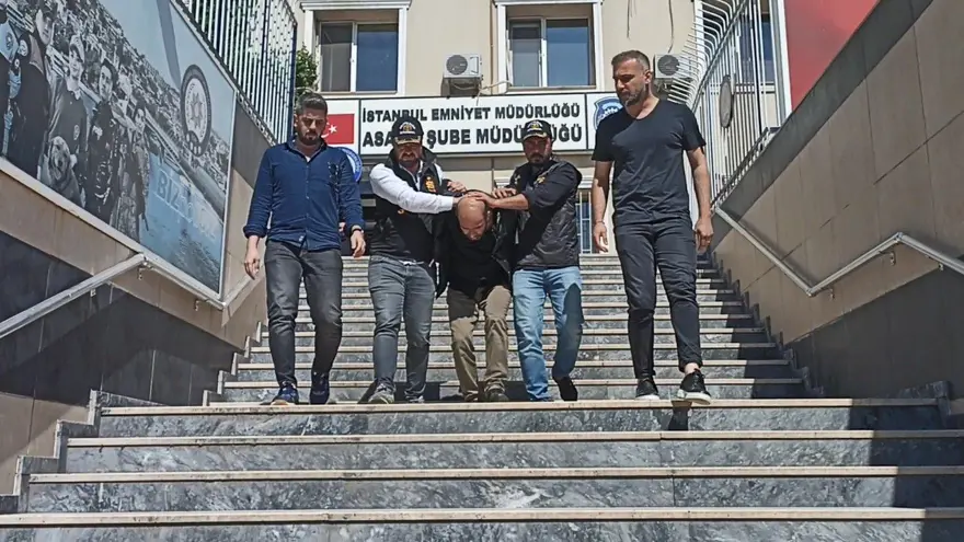 Pendik’teki vahşi cinayette sır perdesi: Luminol testi sonuçvermedi, tüm bıçaklar incelemeye alındı 7 Pendik’teki vahşi cinayette sır perdesi: Luminol testi sonuçvermedi, tüm bıçaklar incelemeye alındı 7