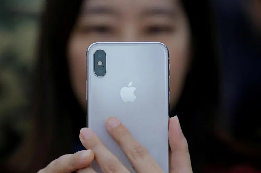 HER 8 KİŞİDEN 1’İ İPHONE KULLANDI. 9 HER 8 KİŞİDEN 1’İ İPHONE KULLANDI. 9