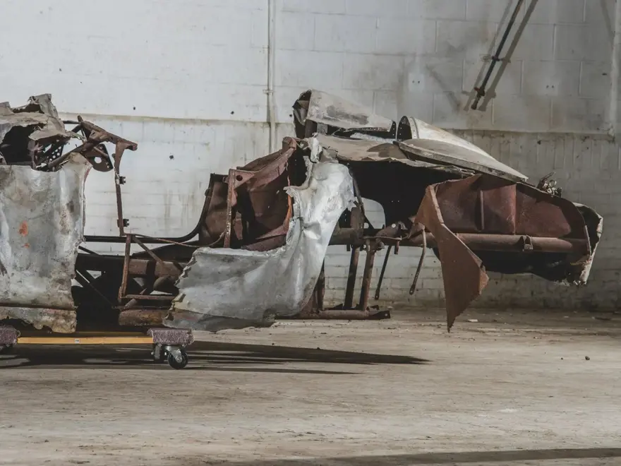 1954 model hurda Ferrari 2 milyon dolara satıldı 10