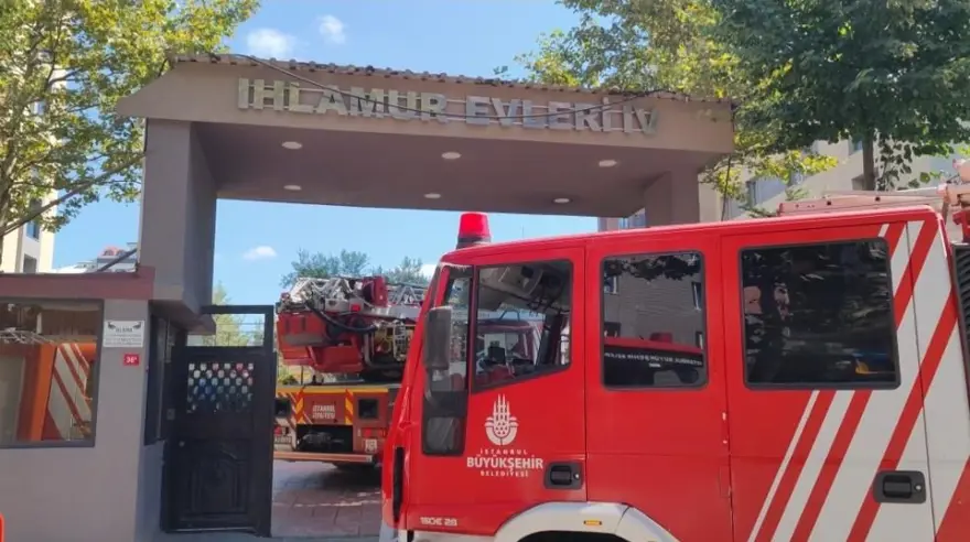 Sitedecan pazarı: Pencereye çıkıp çığlık atarak yardım istedi 3 Sitedecan pazarı: Pencereye çıkıp çığlık atarak yardım istedi 3