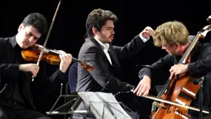 İsrail Filarmoni Orkestrası'nın Paris konseri protestolarla yarıda kesildi 