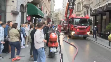 İstanbul Beyoğlu'nda otelde yangın