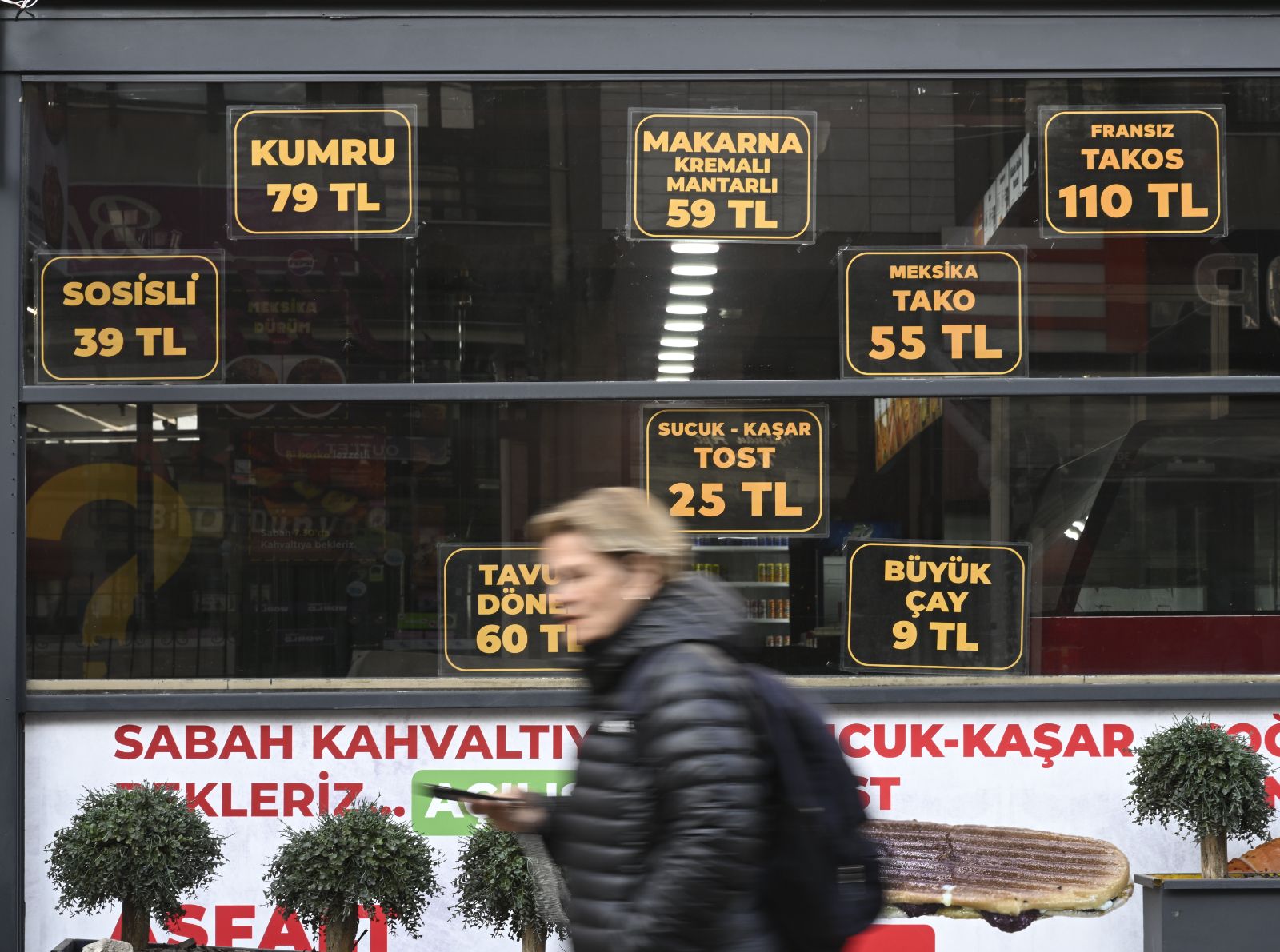 Lokanta ve kafelerde yeni dönem başladı