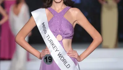 Miss Turkey birincisi seçilen Nursena Say kimdir?