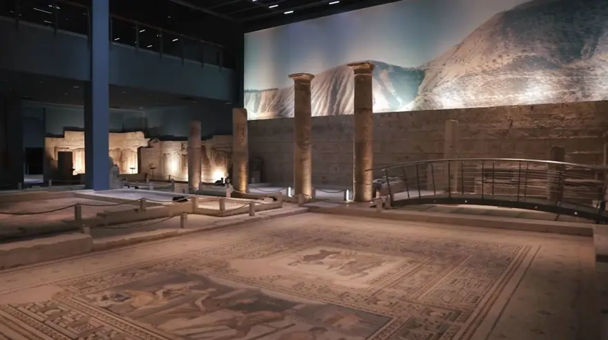 TURİST YOĞUNLUĞU YAŞANIYOR 1 TURİST YOĞUNLUĞU YAŞANIYOR 1