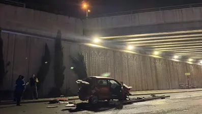 Otomobil köprüden uçtu, sürücü ağır yaralı