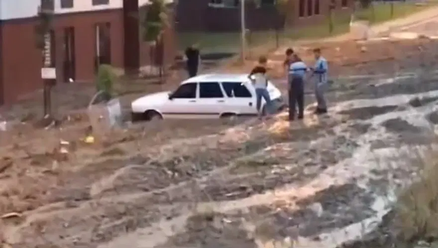 Sağanak birçok kentte hayatı felç etti 9