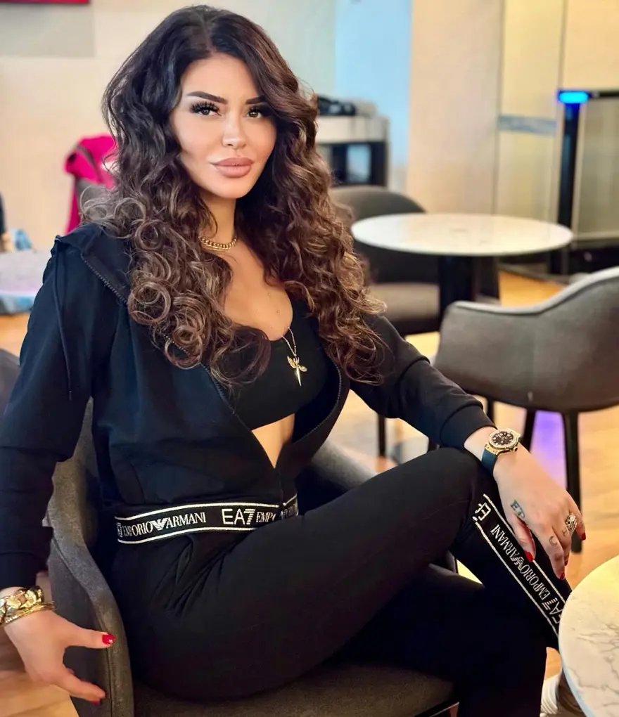 Şarkıcı Ebru Polat avukatlığa geri döndü! "Dolandırıcılık çetesini çökertiyoruz" 6