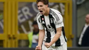 Milli futbolcu Kenan Yıldız'a büyük onur