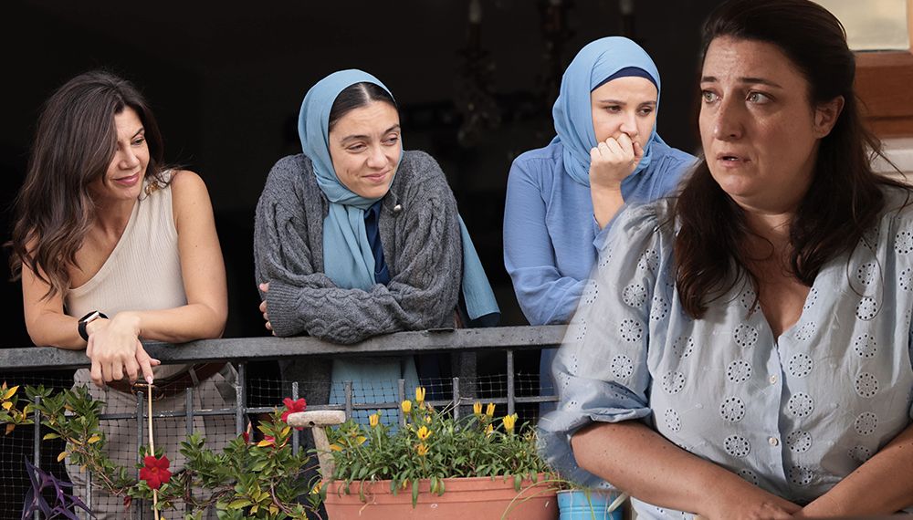 Ömer'in Nuran'ı Gülçin Kültür Şahin'den rol arkadaşlarıyla set pozu