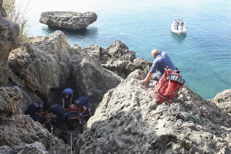 Antalya'da falezlerde can pazarı 4