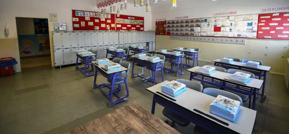 MEB ücretsiz ders kitapları dağıtmaya başladı