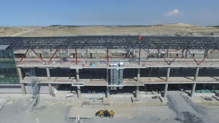 3. Havalimanı'nda ilk pist havadan böyle görüntülendi 2