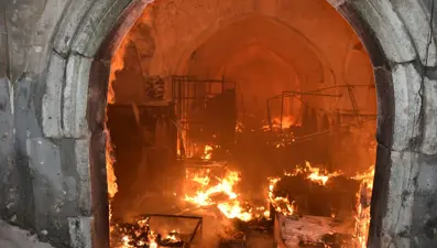 Kerkük'te tarihi çarşıda büyük yangın