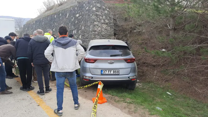 İstinat duvarına çarpan cipin sürücüsü yaşamını yitirdi 1