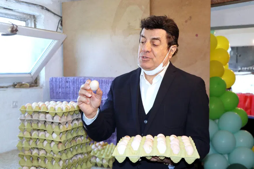 Coşkun Sabah tavuk çiftliğini açtı 4