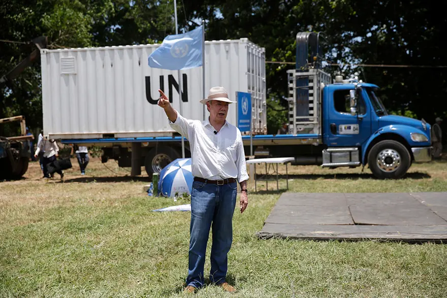 Kolombiya'da 52 yıllık savaş sona erdi 1 Kolombiya'da 52 yıllık savaş sona erdi 1