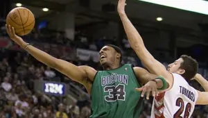 Toronto'nun ipini Rondo çekti Toronto'nun ipini Rondo çekti