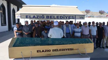 Emekli maaşını çekmeye çıkmıştı: Yarım saat içinde 2 otomobilin çarptığı adam hayatını kaybetti