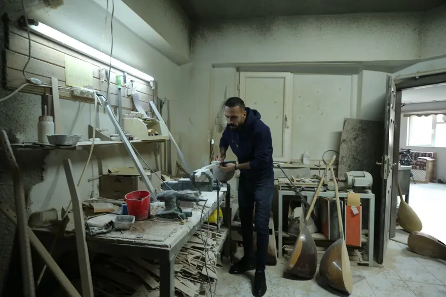 20 yıldır kendi atölyesinde üretiyor: Dut ağacından yapıyor; İngiltere, Almanya, Hollanda ve Kanada'ya gönderiyor 4