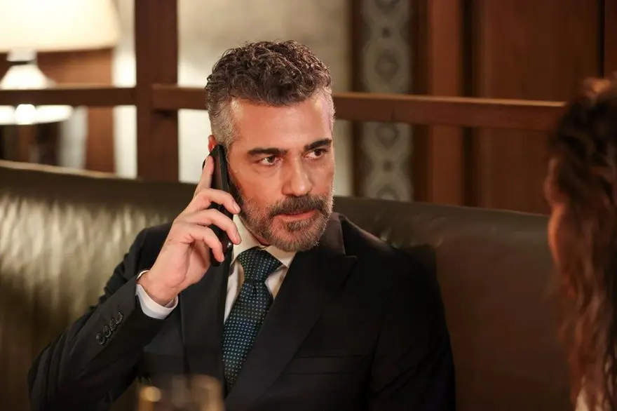 Özge Özder Star TV'nin yeni dizisi Yandaki Oda'nın kadrosuna dahil oldu 3