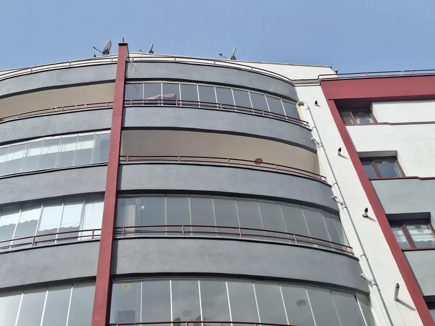 Ankara’da vahşet: Eşini öldürdü, kendisini engellemekisteyen oğlunu yaralayıp 4’üncü kattan atladı 2 Ankara’da vahşet: Eşini öldürdü, kendisini engellemekisteyen oğlunu yaralayıp 4’üncü kattan atladı 2