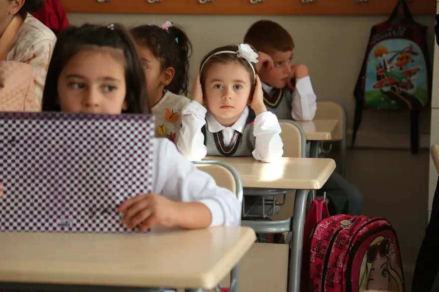 Okullar açıldı (18 milyon öğrenci ders başı yaptı) 19