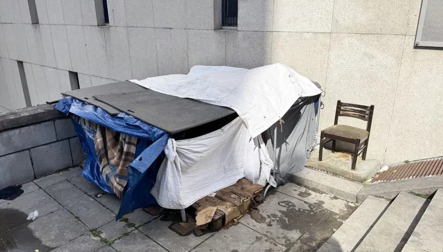 AŞIRI KALABALIKTA YAŞIYORLAR 1 AŞIRI KALABALIKTA YAŞIYORLAR 1