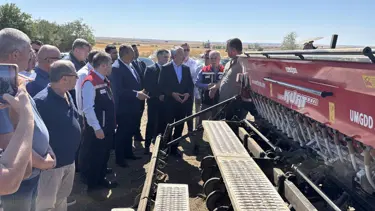 Edirne'de çiftçilere kanola tohumu dağıtıldı