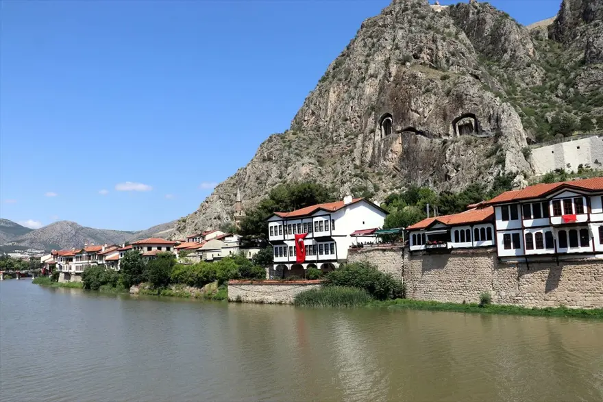 'Şehzadeler şehri' Amasya tarih kokan otantik sokaklarıyla ziyaretçilerini bekliyor 16