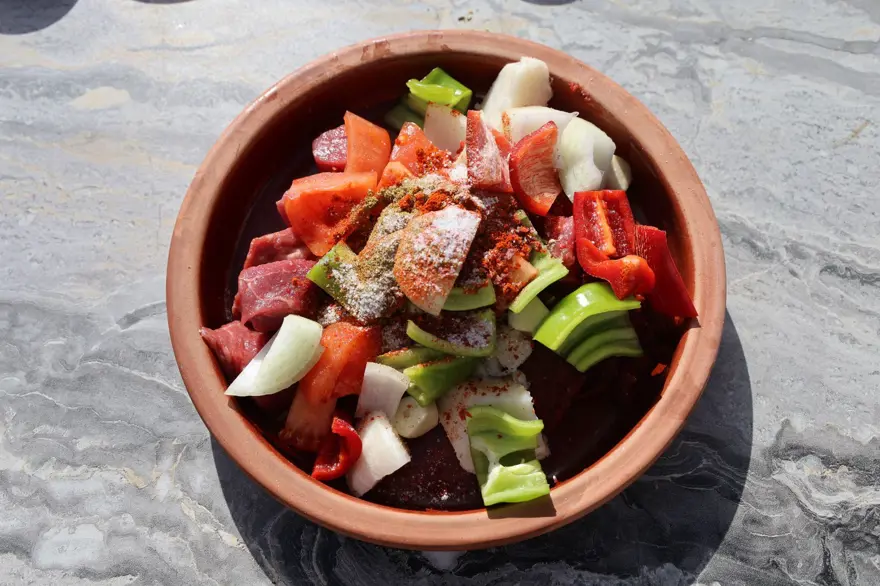 Bin yıllık lezzet: Kara fırınlarda 2 buçuk saatte pişiriliyor 4