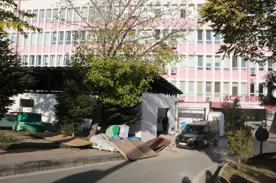 Samsun'da Covid-19 tedavisi için hastaneye ek bina 1 Samsun'da Covid-19 tedavisi için hastaneye ek bina 1