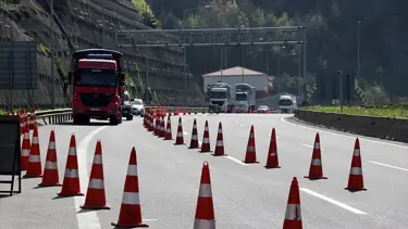 Pendik TEM-D100 bağlantı yolunda çalışma (180 gün sürecek)