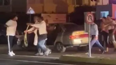 Tuzla'da valeler ve araç sürücüsü arasında sopalı kavga