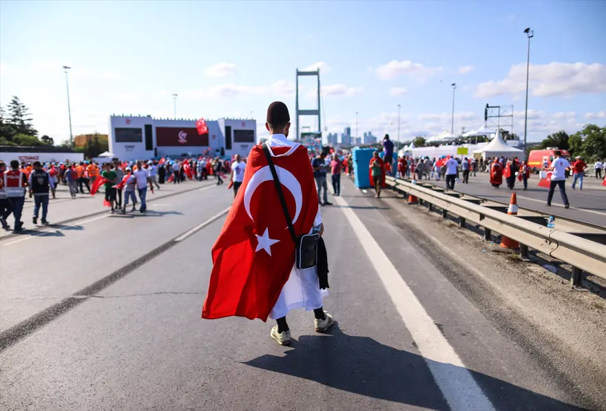 Köprüde Milli Birlik Yürüyüşü 16 Köprüde Milli Birlik Yürüyüşü 16