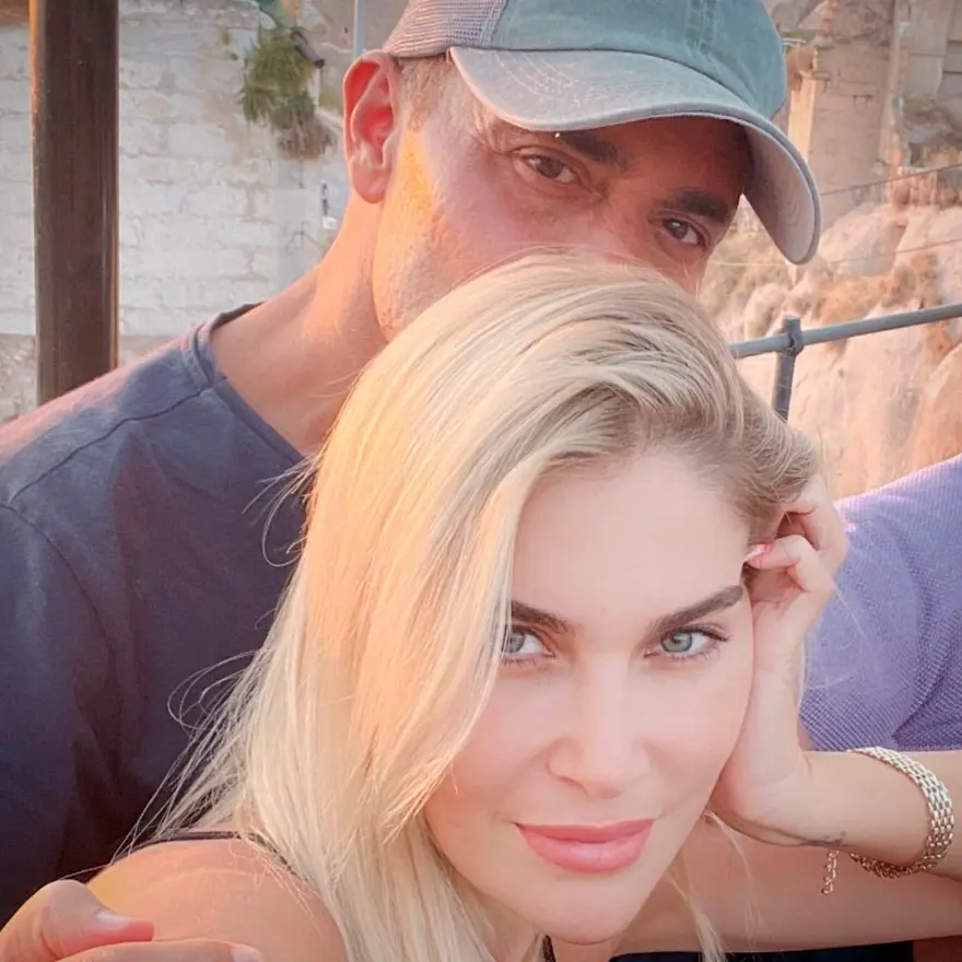 Mustafa Sandal ve Melis Sütşurup nişanlandı 4